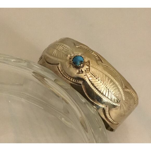 Vintage Signed T Navajo Etched Sterling Turquoise Cuff/Bracelet Native American - Picture 3 of 7
